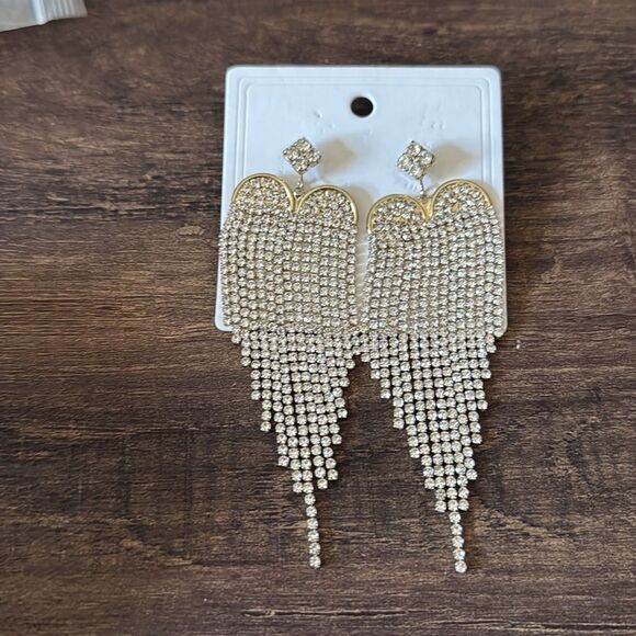Elegant Statement heart Gold Dangle Earrings - Picture 11 of 13
